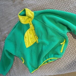 Free People movement. Hit the slopes color block fleece pullover. Size small!